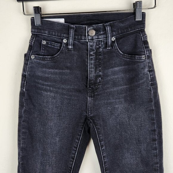 Gap High Rise Kick Fit Flare Raw Hem Jeans in Washed Black sz 23/000P - Picture 5 of 13